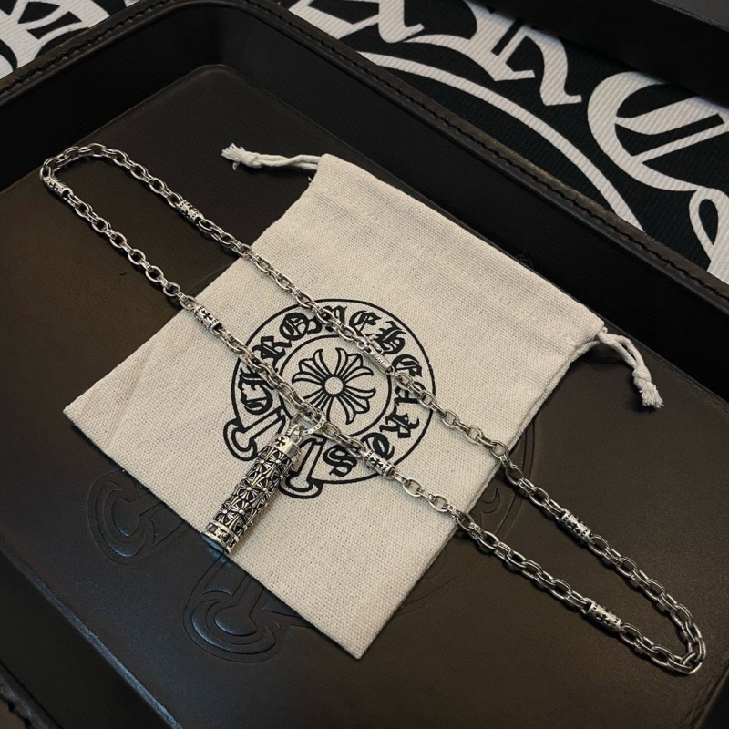 Ch*0me He**ts necklaces